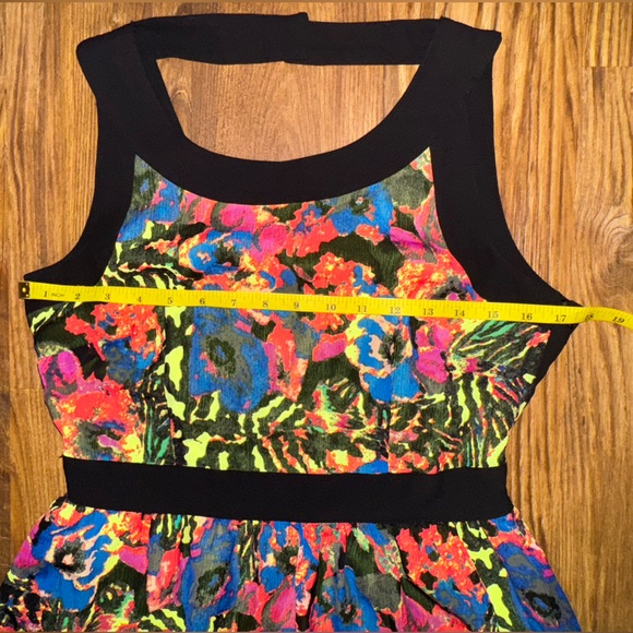 Marc New York Andrew Marc Watercolor Floral Halter Dress size 12 - Picture 10 of 13